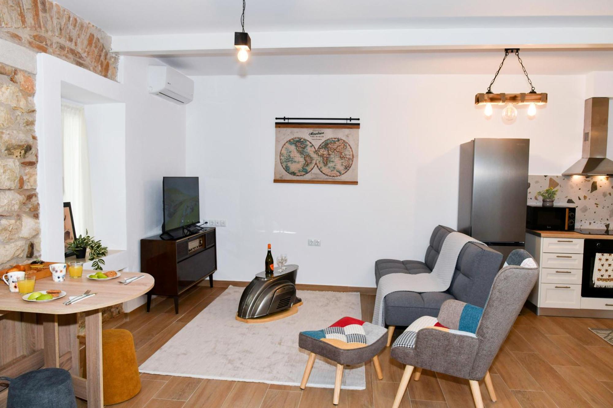 Captain Theo'S Modern Apartment Maria Lefkímmi Exterior foto