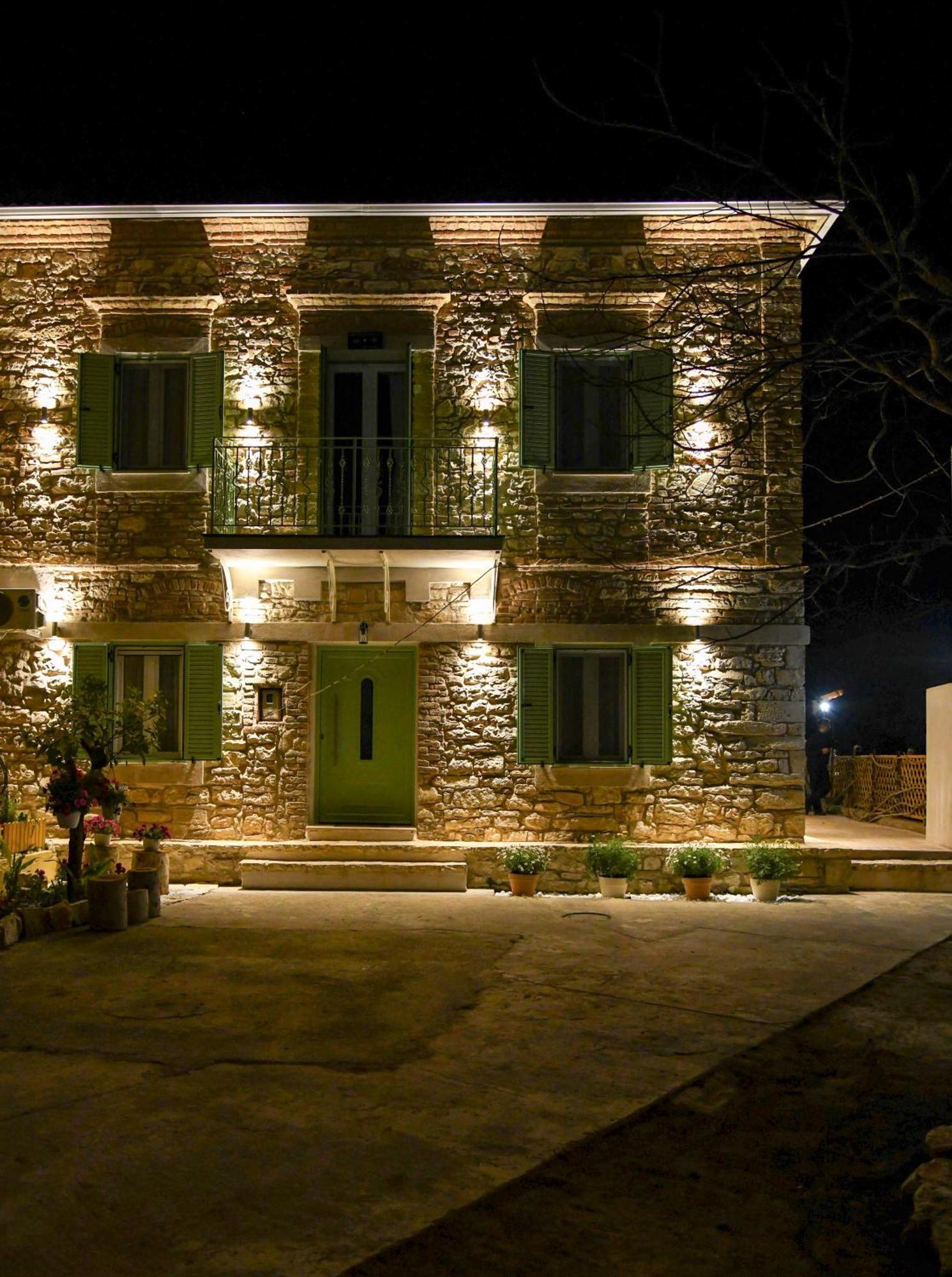 Captain Theo'S Modern Apartment Maria Lefkímmi Exterior foto
